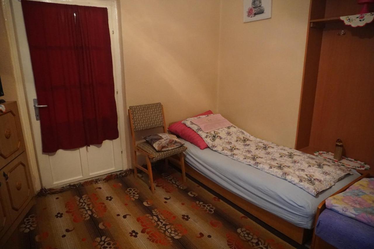 Piri Vendeghaz Hotel Hajduboszormeny Luaran gambar