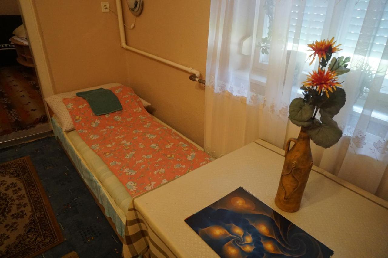 Piri Vendeghaz Hotel Hajduboszormeny Luaran gambar
